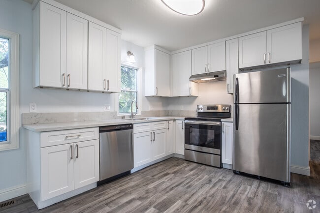 3BR, 2BA - Cypress Cottage - Oakland Heights - 55+ Active Adult Apartments
