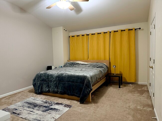 Building Photo - 2938 Peachtree Cir