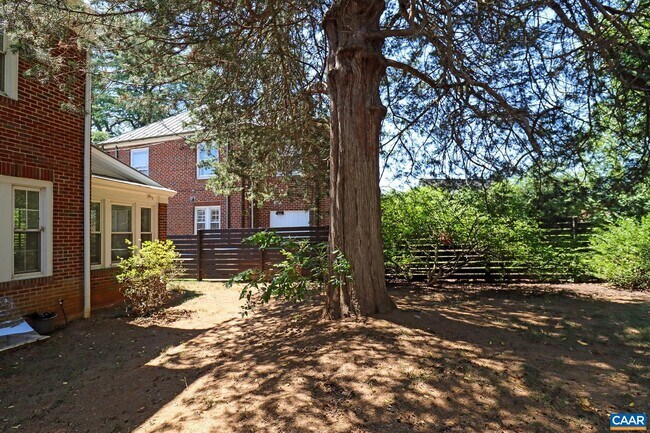 Building Photo - 675 Evergreen Ave