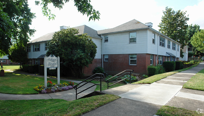 Building Photo - Colonial Gardens Apartments