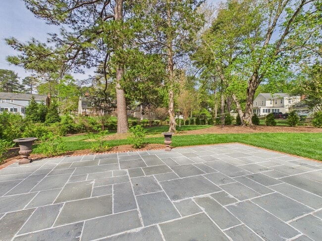 Building Photo - 1602 Harborough Rd