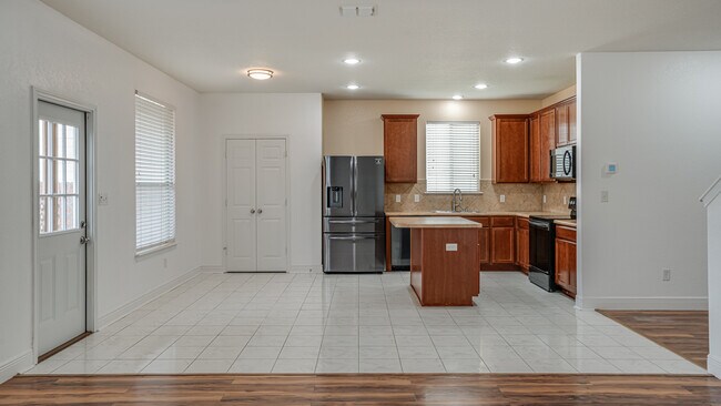 Building Photo - 11905 Fieldcrest Run