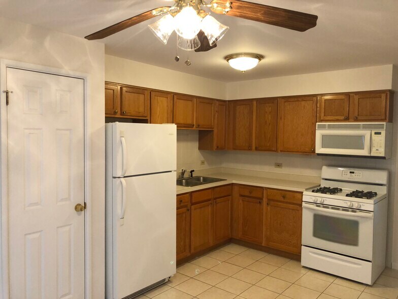 Building Photo - 10805 S Pulaski Rd