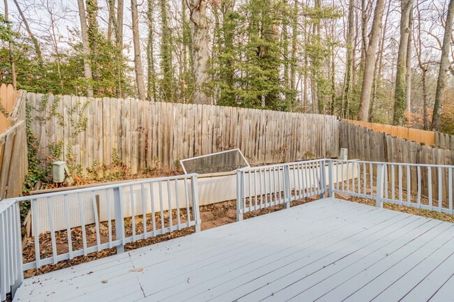 Building Photo - 313 Mews Ct