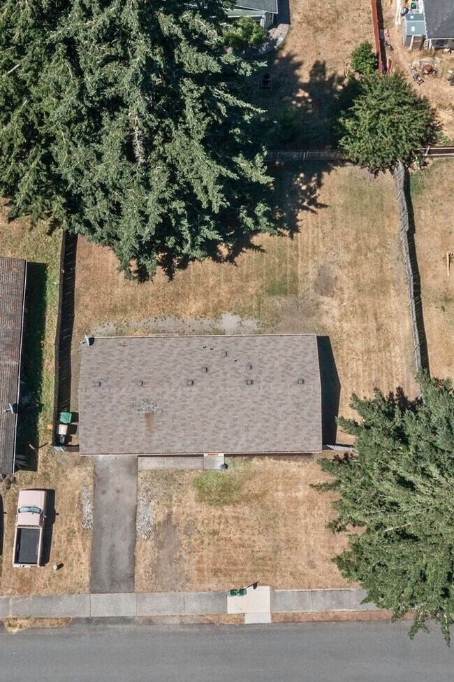 Building Photo - READY SET MOVE!!! GREAT PRICE & LOCATION - Darling Rambler in Olympia