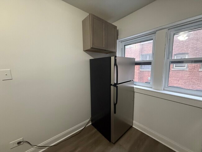 Building Photo - 104 Lincoln Ave