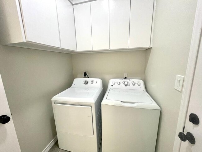 Building Photo - 2302 San Pascual St