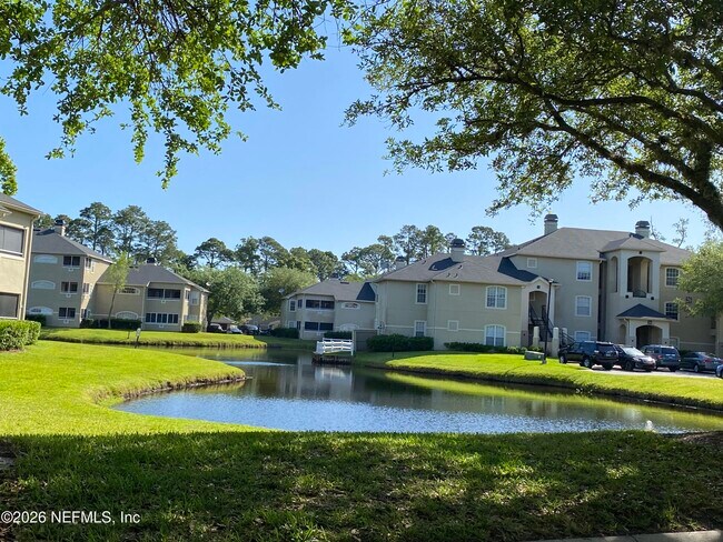 Building Photo - 1655 The Greens Way