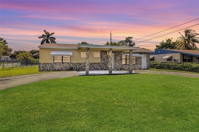 Building Photo - 6200 SW 18th St