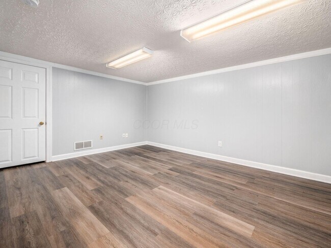 Building Photo - 952 Charleston Way Dr