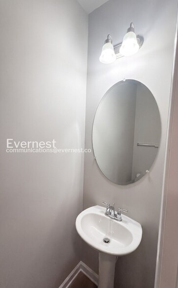 Building Photo - 1542 Persimmon Trce
