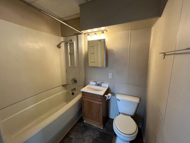 Building Photo - 714 Jackson St