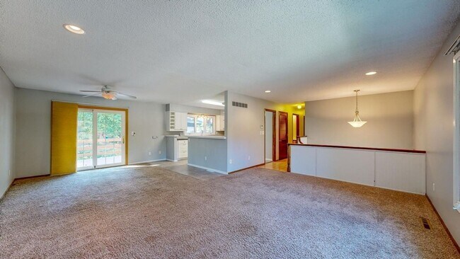 Building Photo - Spacious and Character-filled 5 BR 3 Bath ...