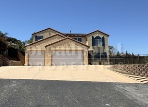 Building Photo - 637 Oak Glade Dr