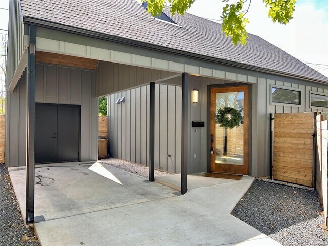 Building Photo - 7809 Mullen Dr