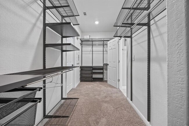 Building Photo - 313 Somerville St