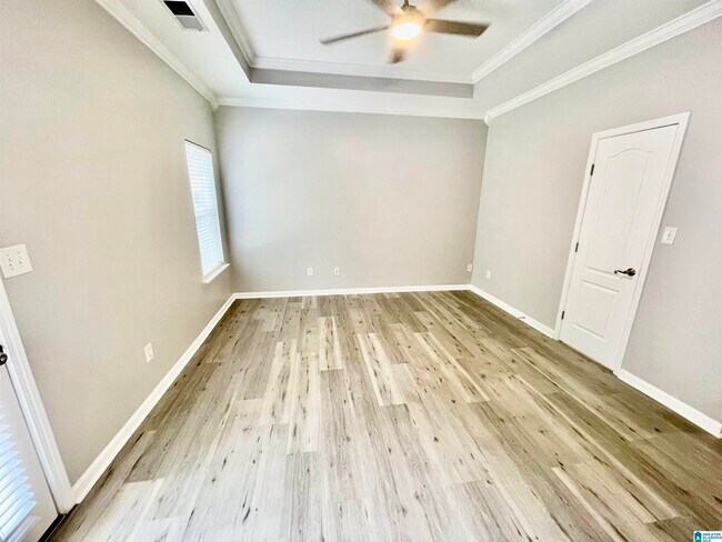 Building Photo - 5241 Cottage Cir