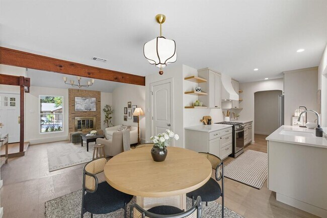 Building Photo - 1114 Stoneoak Ln