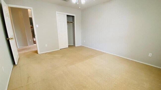 Building Photo - 207 Golden Gate Dr