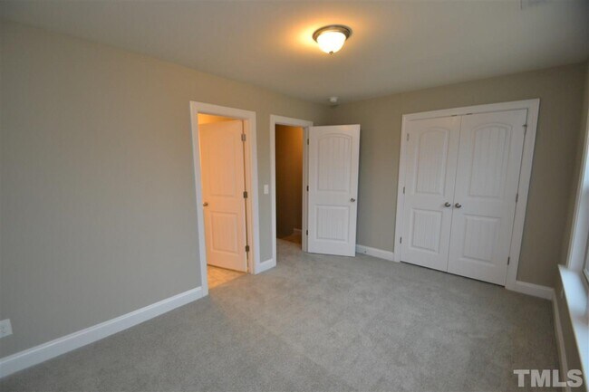 Building Photo - 1440 Providence Green Ln