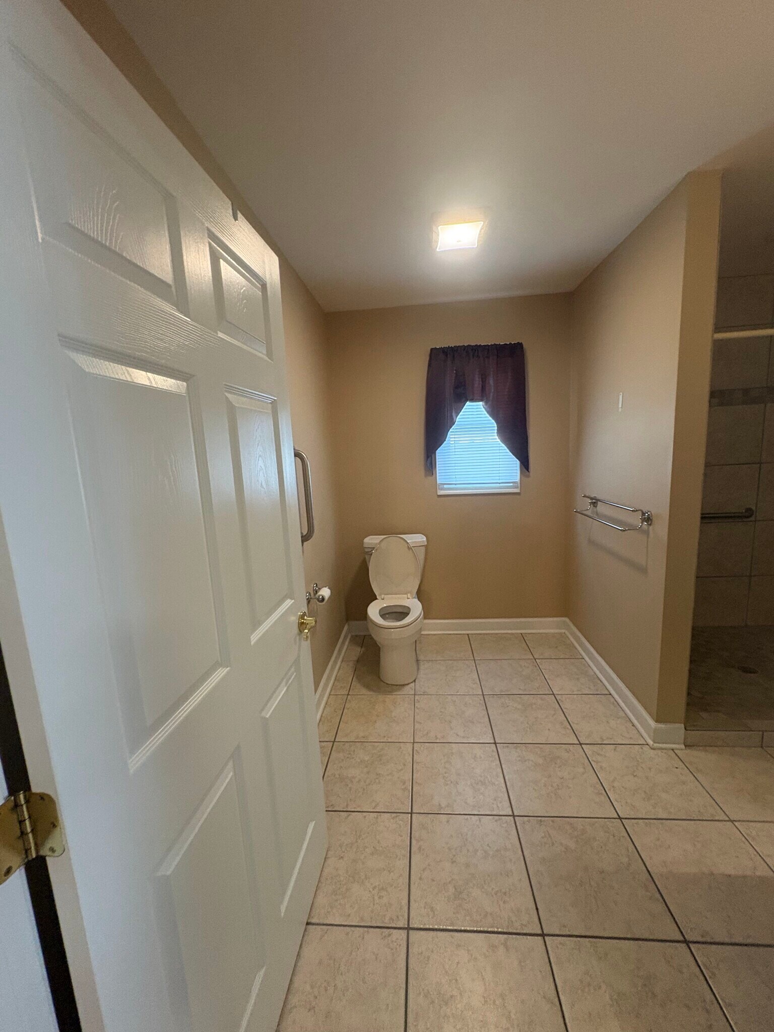 MBR Bath - 2904 Norfolk St