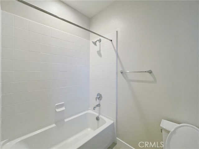 Building Photo - 140 Holliston