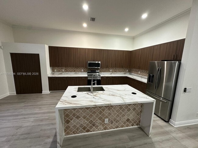 Building Photo - 2408 Deer Creek Rd