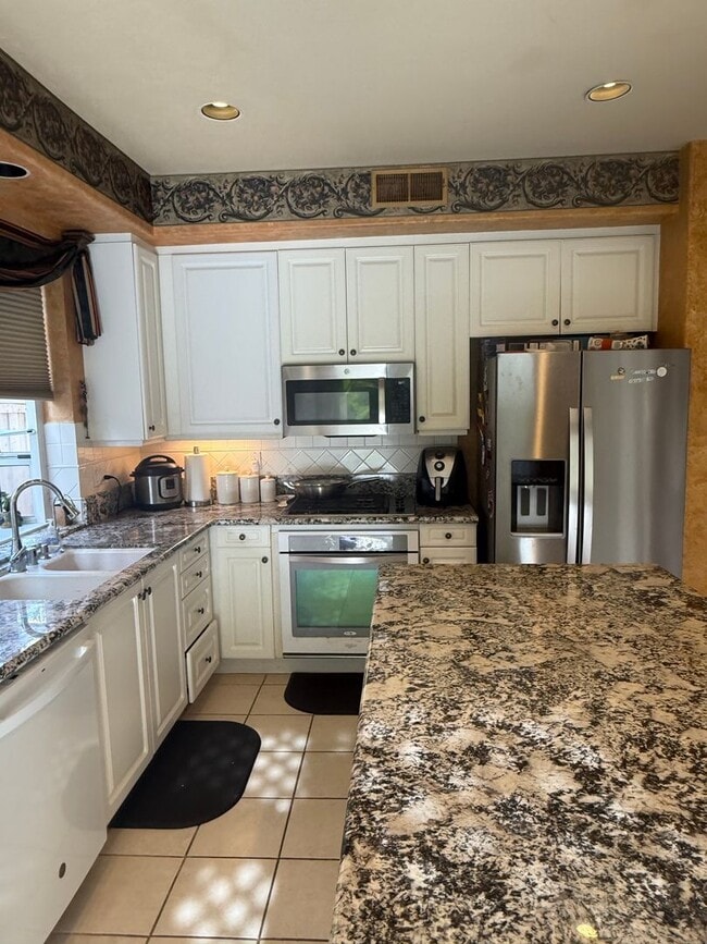 Building Photo - Scripps Ranch 4 Br 3 baths garage yard solar for rent $4990