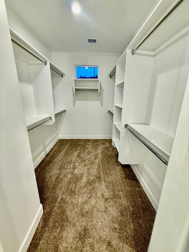 Building Photo - Beautiful Home in Desert Canyons Neighborhood