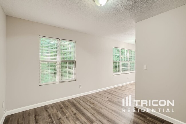 Building Photo - 210 Signet Ct