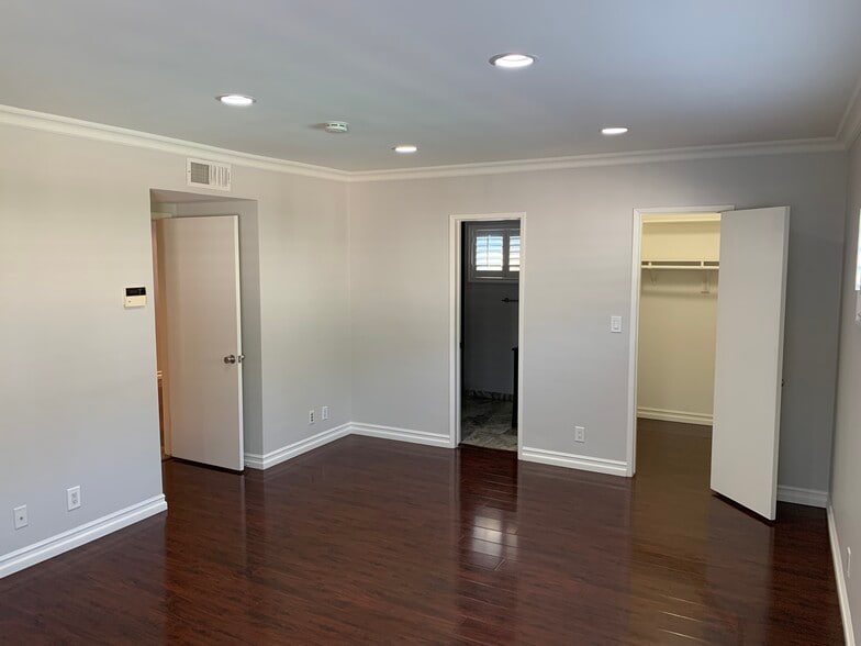 Building Photo - 7649 Orion Ave