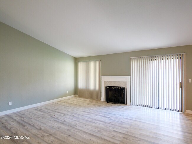 Building Photo - 9599 E Dunnigan Dr