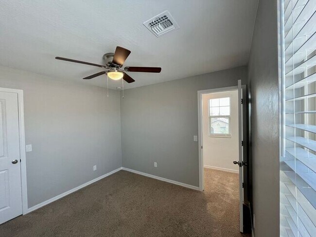 Building Photo - Home in Litchfield Park at Canyon Views! 5bd 3ba! Mountain Views!