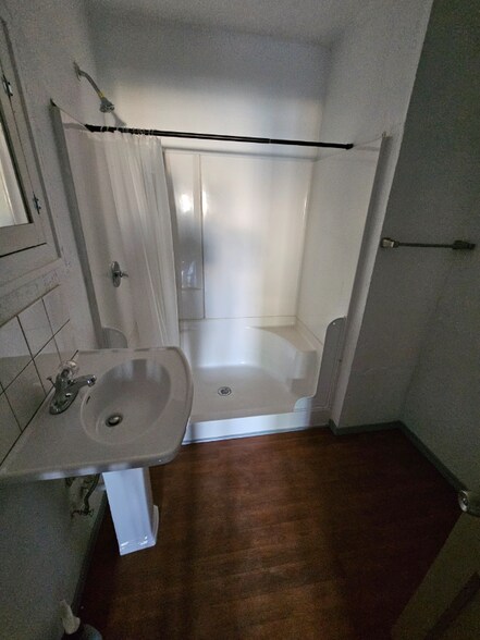 Building Photo - 1332 E Highland St