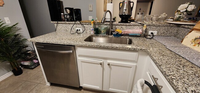 Building Photo - 7869 Ambassador Dr