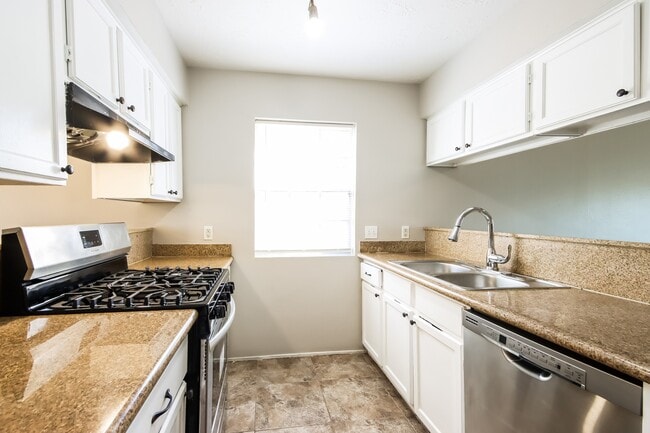 Building Photo - 5418 Quail Tree Ln