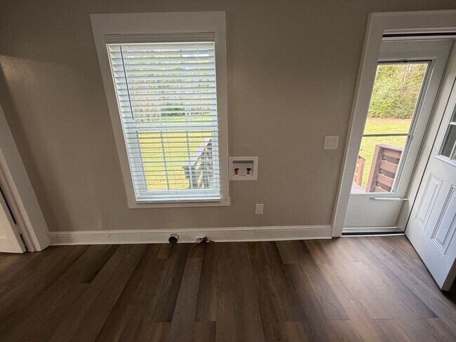 Building Photo - Updated 3BR Home with Office & Large Decks in Haw River