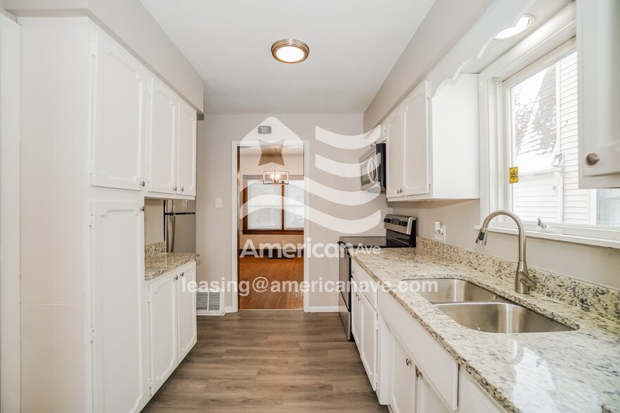 Building Photo - 2418 Georgetown Ave