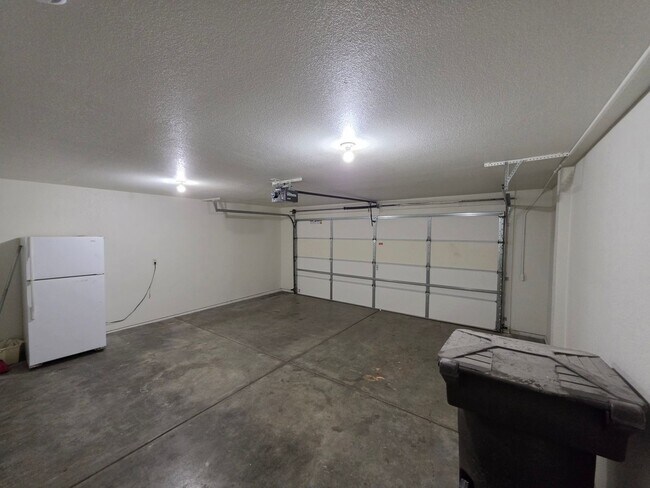 Building Photo - 6452 N Conrad Ln