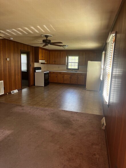 Living Area / Kitchen - 176 Hardwood Ln