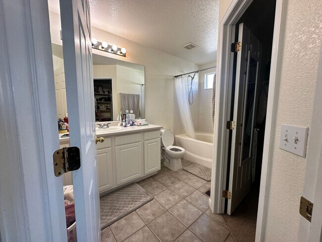 Building Photo - 3 bedroom single family home for rent in Thornton!