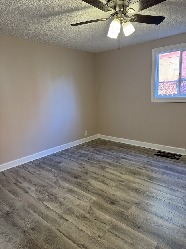 Building Photo - 1321 Brookside Ave