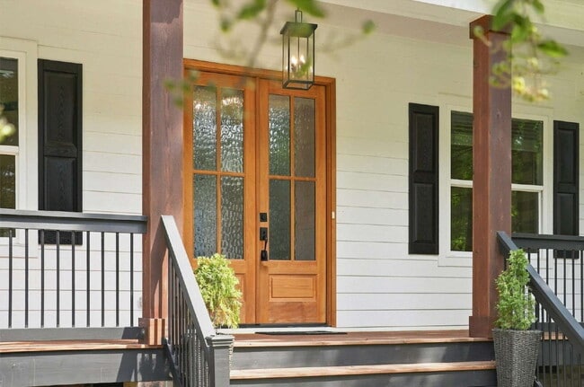 Building Photo - Luxurious Craftsman-style Home in Wake Forest