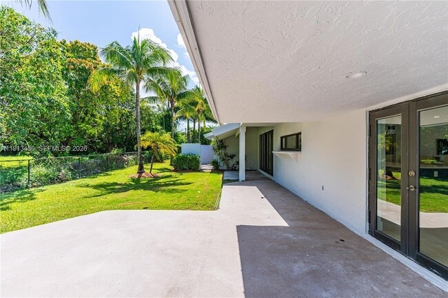 Building Photo - 6900 SW 136th St