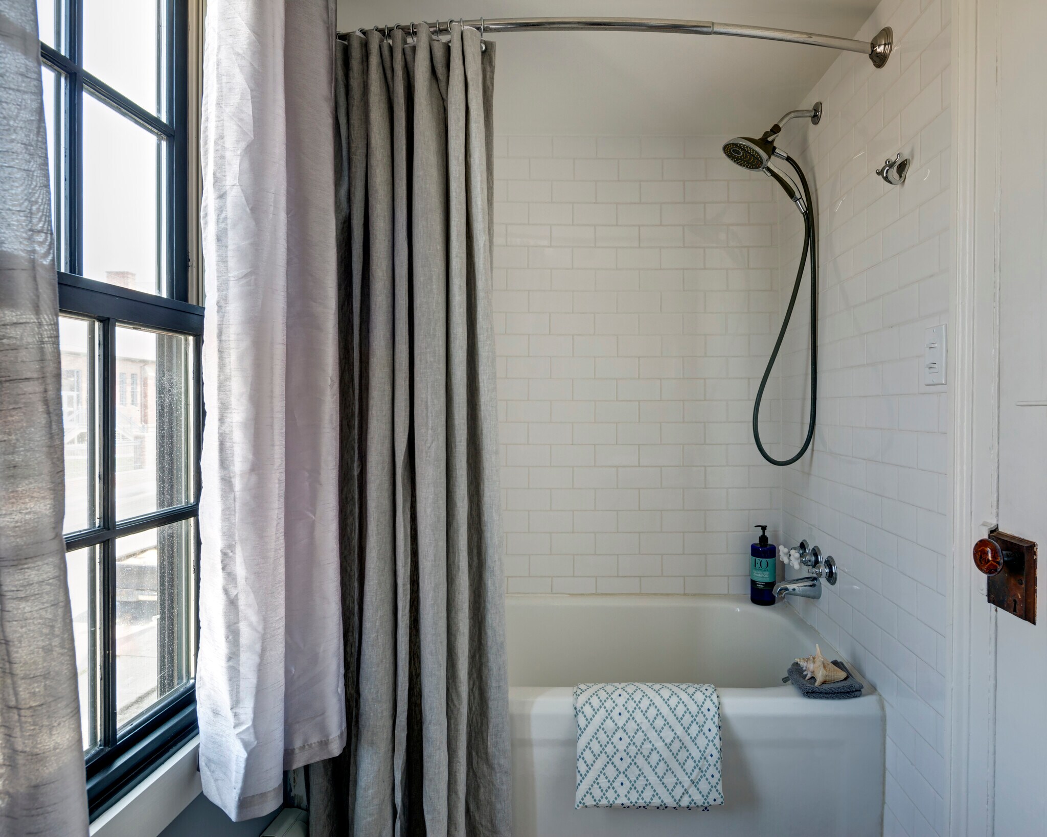 Building Photo - 437 State St