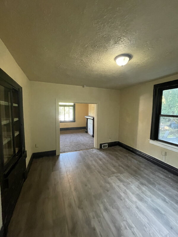 Building Photo - 1250 Blackadore Ave