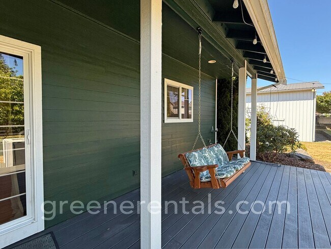 Building Photo - Spacious & Bright 3BD/3BA Home for Rent in...