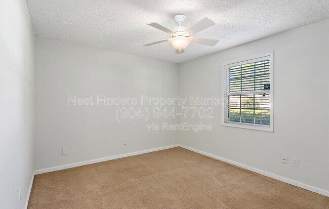 Building Photo - 3386 Chrysler Dr