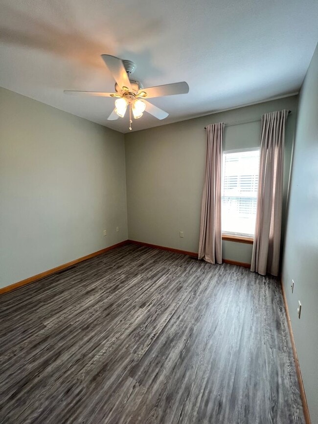 Building Photo - Your Next Home Awaits – Spacious, Updated & Move-In Ready!