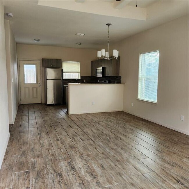 Building Photo - 4008 Hawthorne Ave